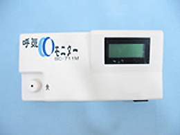 呼気一酸化炭素測定器の写真